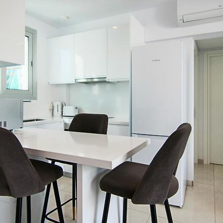 Apartamento Phaedrus Living - Seaside Executive Flat Harbour 208 Paphos Exterior foto